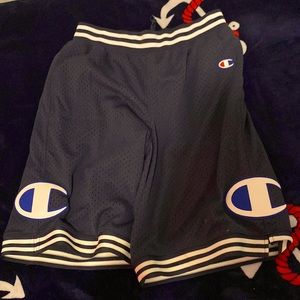 Very light wearer and very comfortable!!